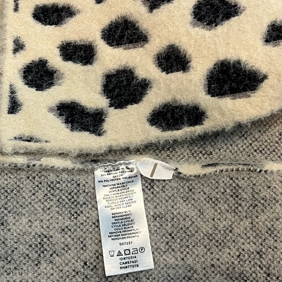 Like New Ann Taylor spotted fuzzy cardi - Picture 5 of 7